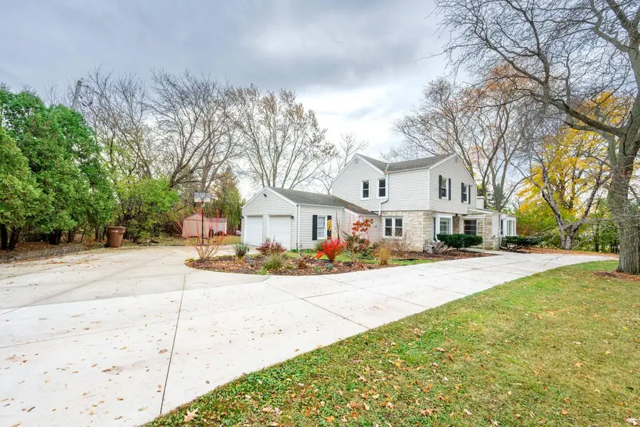 101 E Clovernook LANE, Glendale, WI 53217 - Image #2