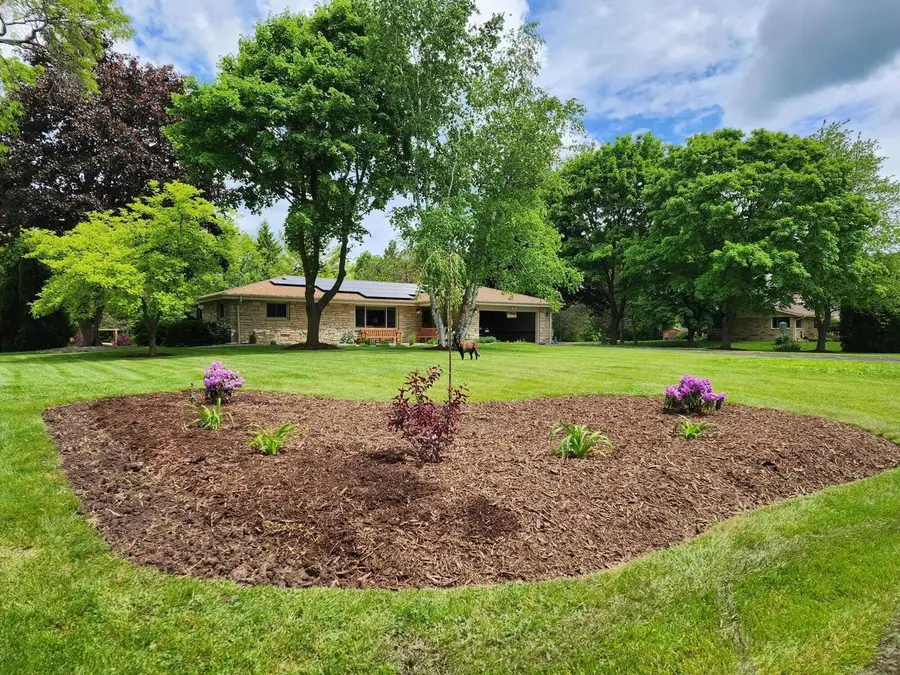 1420 W Larkspur LANE, River Hills, WI 53217 - Image #3