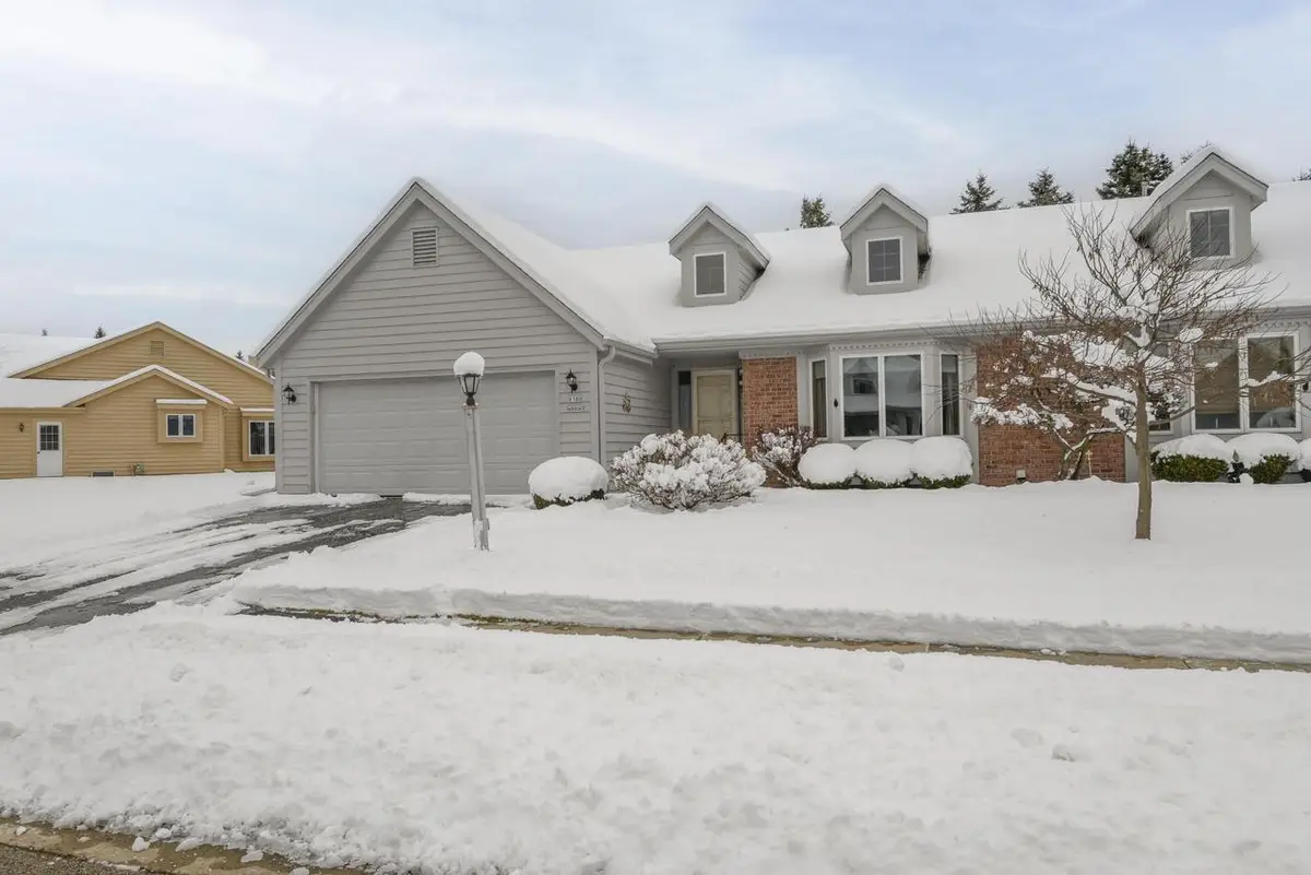 W180N9890 Riversbend CIRCLE W, Germantown, WI 53022 - Image #1