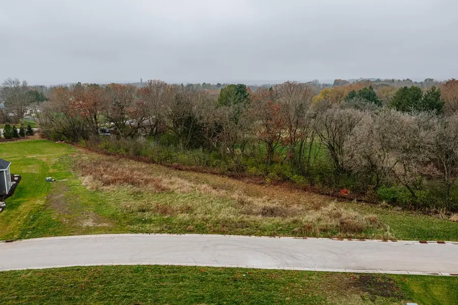 W275S3617 PAYNE STEWART COURT, Waukesha, WI 53189 - Image #2