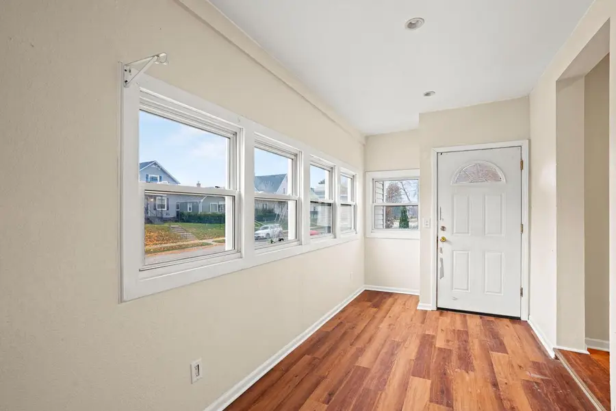 416 Marquette AVENUE, South Milwaukee, WI 53172 - Image #3