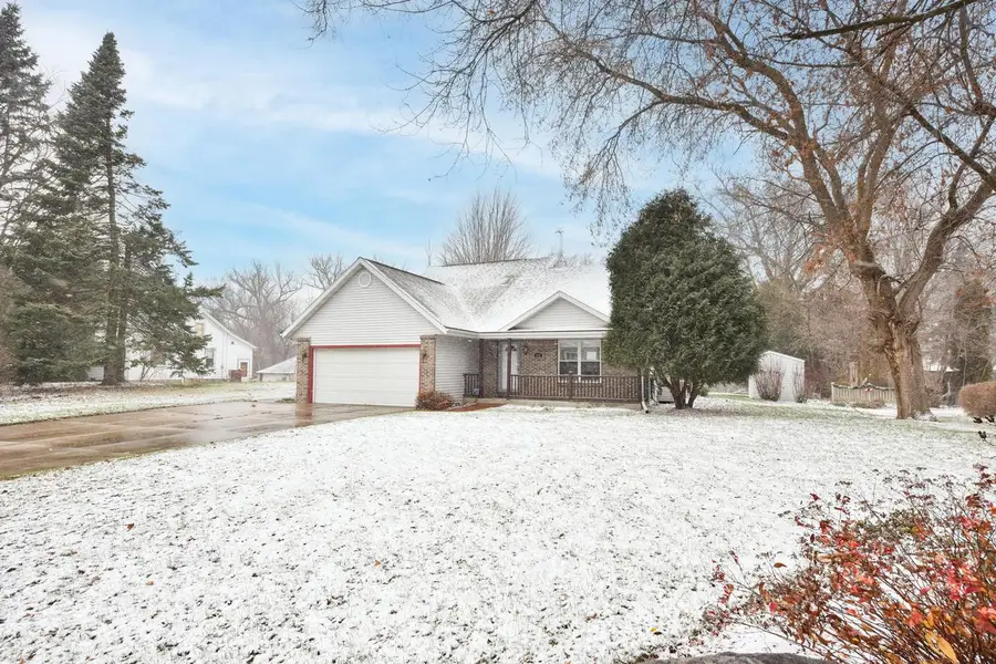902 Martin DRIVE, Fredonia, WI 53021 - Image #2
