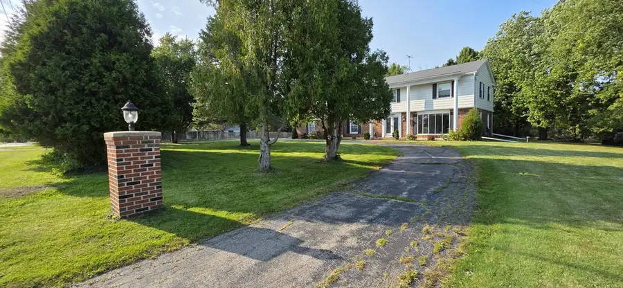 866 E Pioneer DRIVE, Grafton, WI 53024 - Image #2