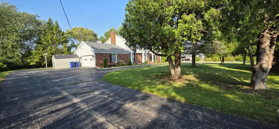 866 E Pioneer DRIVE, Grafton, WI 53024 - Image #3