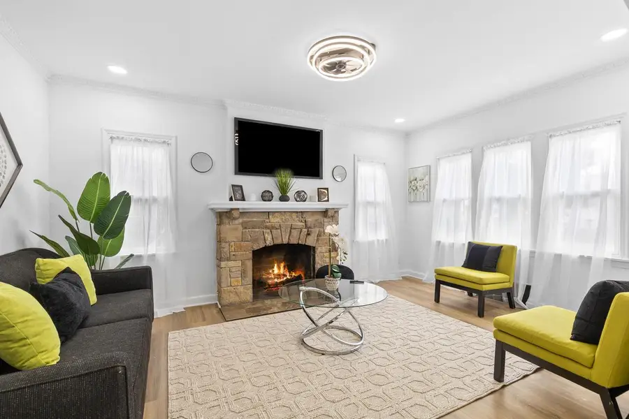 1229 W Olive STREET, Milwaukee, WI 53209 - Image #2