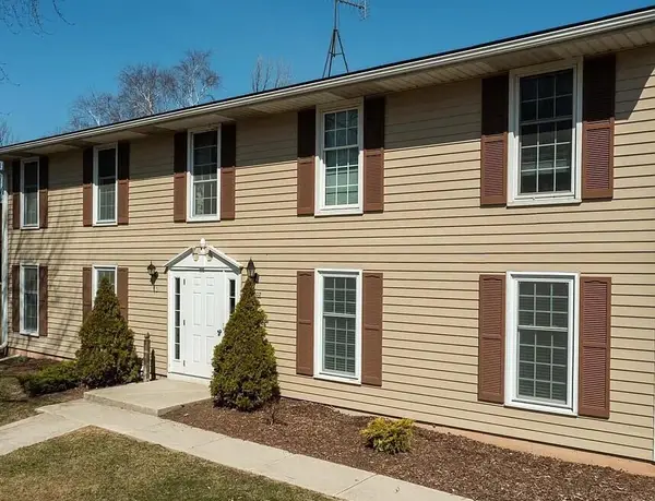 2602 Camelot BOULEVARD #APT C, Sheboygan, WI 53081