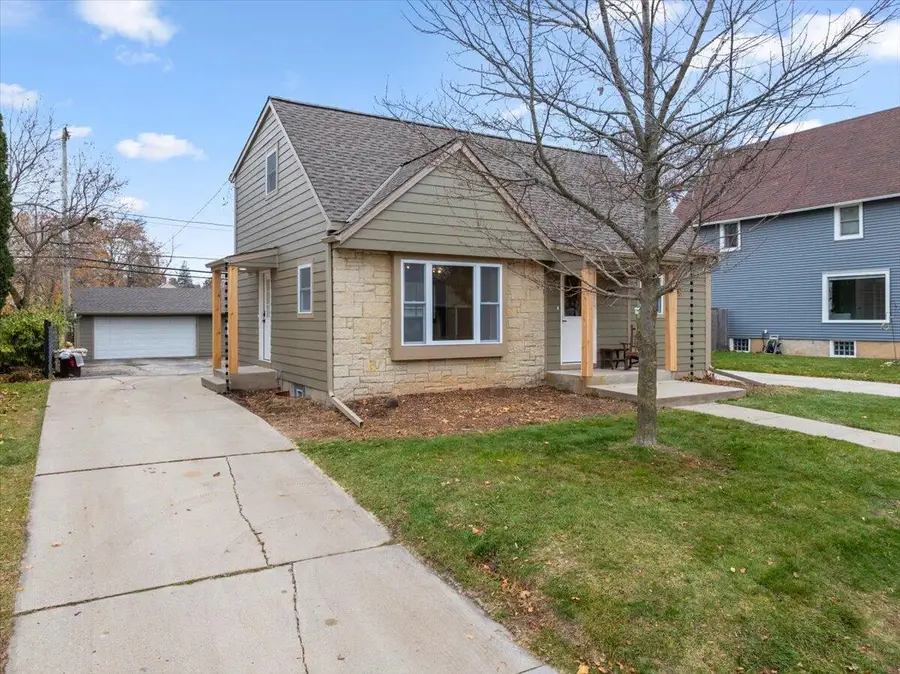 1021 13th AVENUE, Grafton, WI 53024 - Image #2