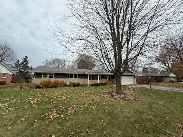 6936 N Braeburn LANE, Glendale, WI 53209 - Image #2