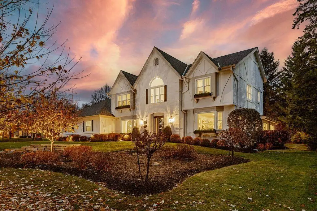 2490 Buckingham PLACE, Brookfield, WI 53045 - Image #1