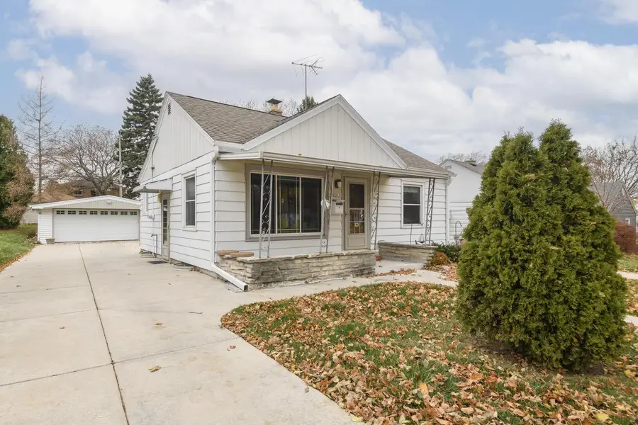 3515 S 1st PLACE, Milwaukee, WI 53207 - Image #2