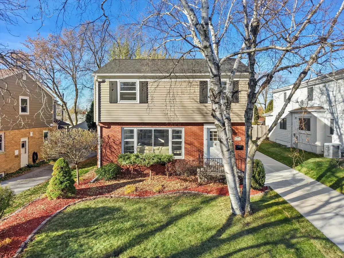 6165 N Santa Monica BOULEVARD, Whitefish Bay, WI 53217 - Image #1