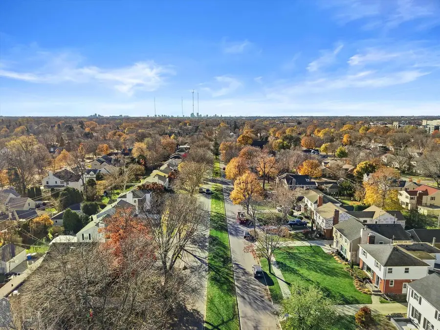 6165 N Santa Monica BOULEVARD, Whitefish Bay, WI 53217 - Image #3