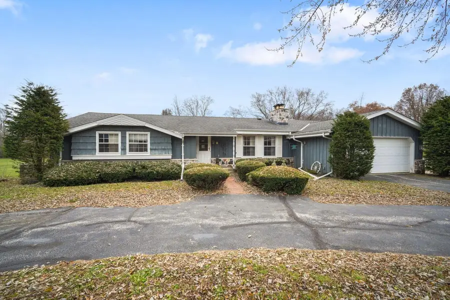 W275S3302 Burnell DRIVE, Waukesha, WI 53189 - Image #2