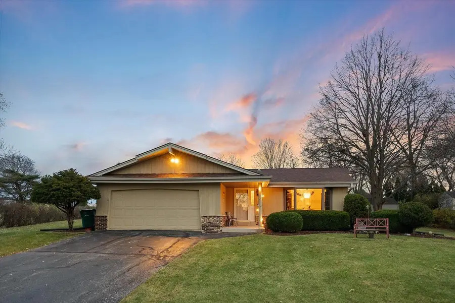 W282N6654 Meadowlark LANE, Hartland, WI 53029 - Image #3