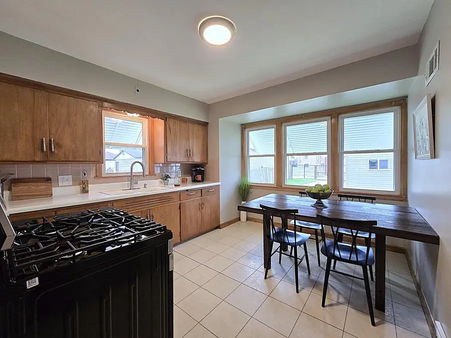 4487 N 21st STREET, Milwaukee, WI 53209 - Image #2