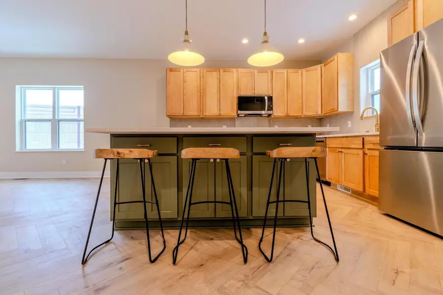 1800 E Hillcrest AVENUE, Milwaukee, WI 53207 - Image #3