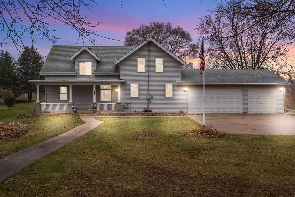 815 Fredonia AVENUE, Fredonia, WI 53021 - Image #1