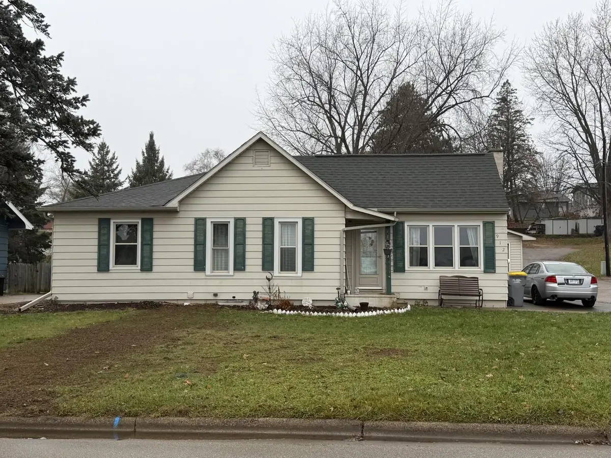 912 Oak STREET S, La Crescent, MN 55947 - Image #1