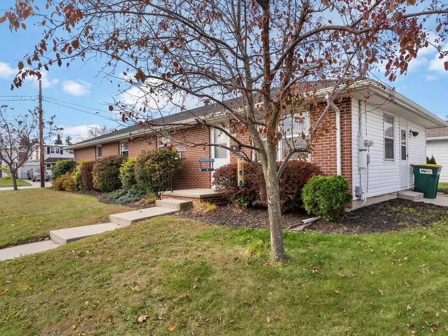 3502 W Marshall STREET, Manitowoc, WI 54220 - Image #3