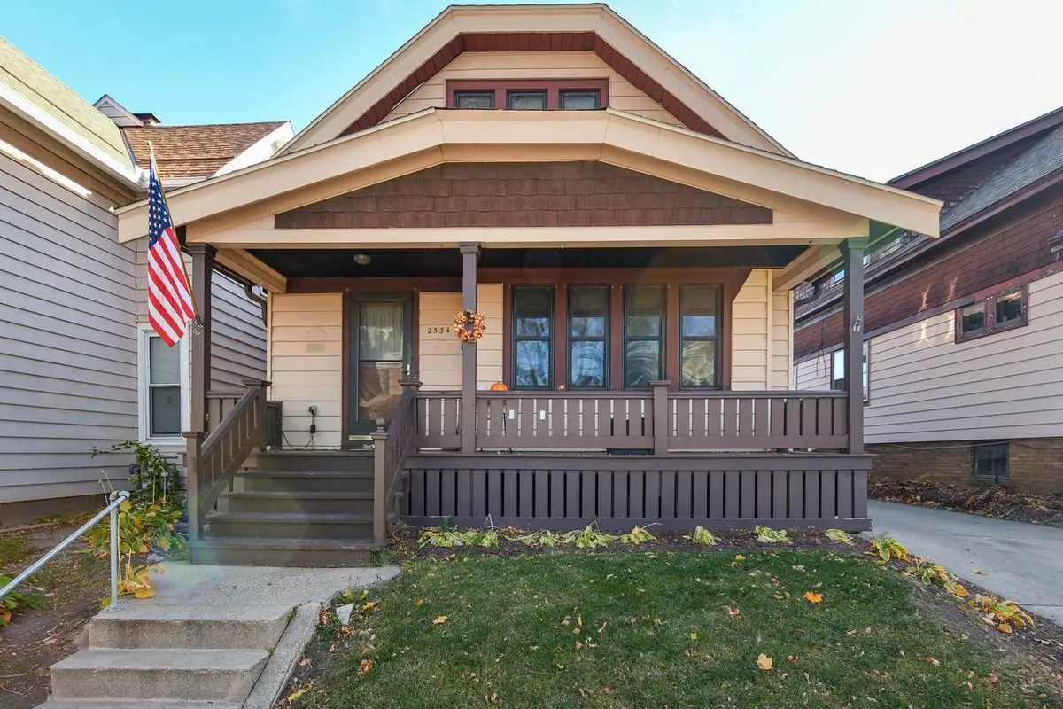 2534 S Brisbane AVENUE, Milwaukee, WI 53207 - Image #1