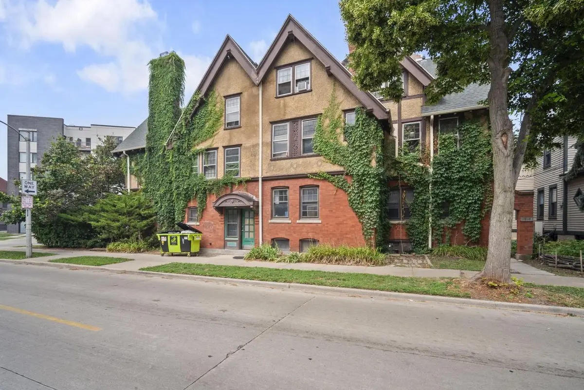 1815 N Oakland AVENUE, Milwaukee, WI 53202 - Image #1