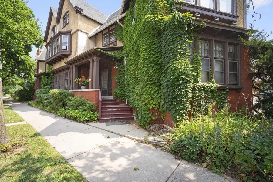 1815 N Oakland AVENUE, Milwaukee, WI 53202 - Image #2