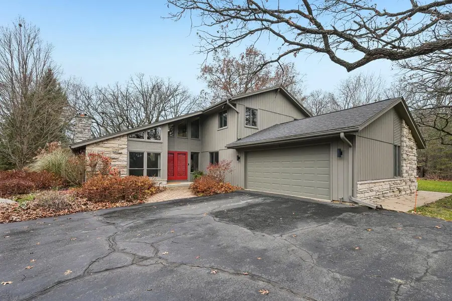 W332S4375 Saddleback DRIVE, Dousman, WI 53118 - Image #2