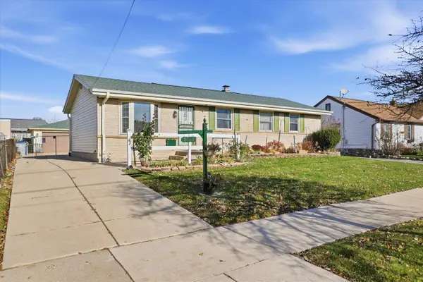 9320 W Howard AVENUE, Milwaukee, WI 53228