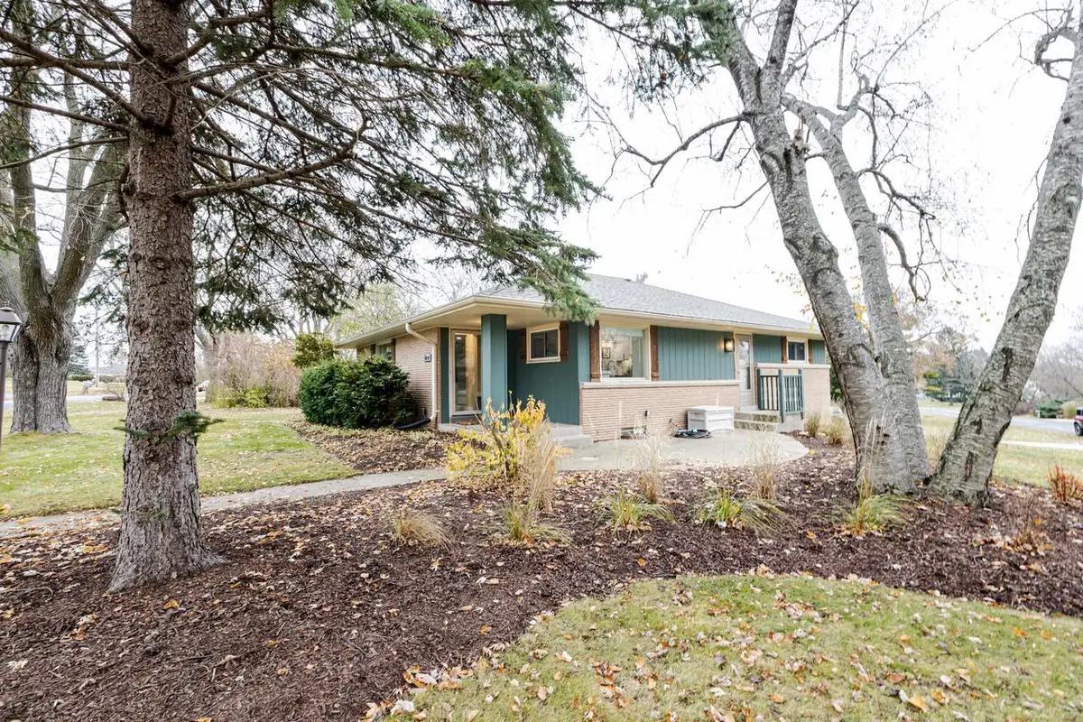 10341 W Vera AVENUE, Milwaukee, WI 53224 - Image #1