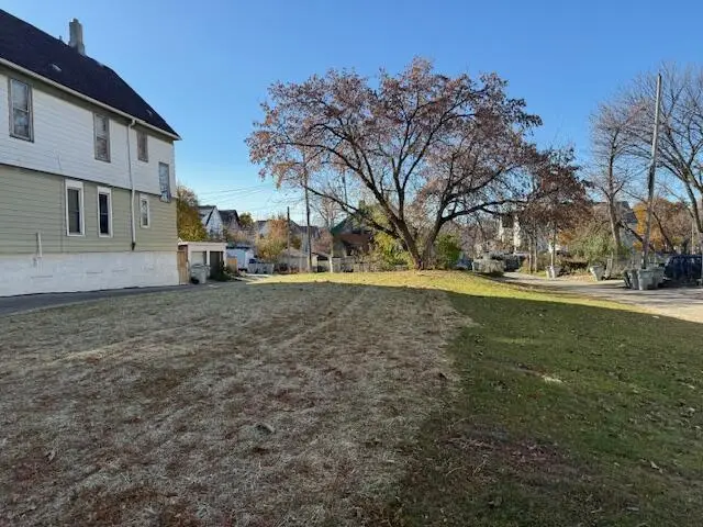 319 N 31ST STREET, Milwaukee, WI 53208 - Image #2