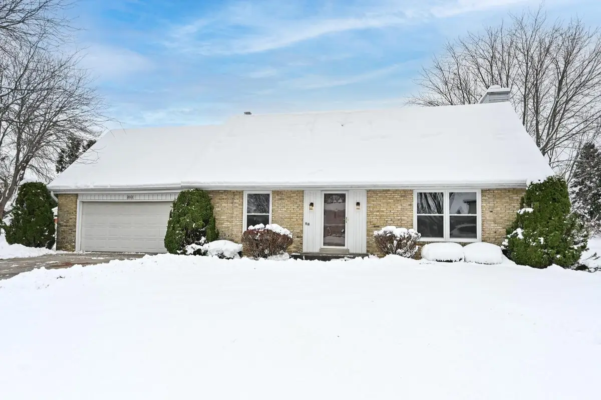 15199 W Fenway COURT, New Berlin, WI 53151 - Image #1