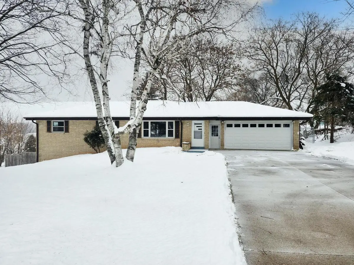 W234N7604 Woodside ROAD, Sussex, WI 53089 - Image #1