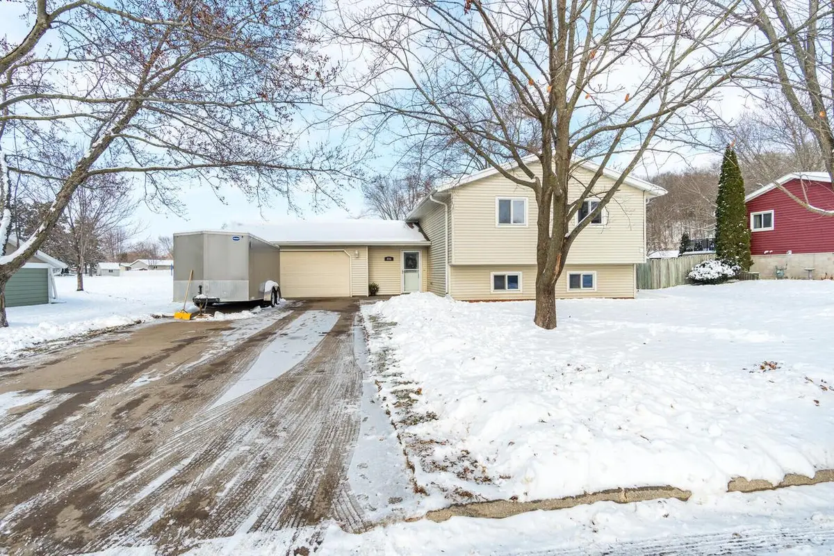 806 Evergreen DRIVE, Holmen, WI 54636 - Image #1