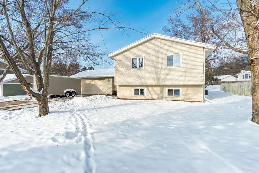 806 Evergreen DRIVE, Holmen, WI 54636 - Image #2
