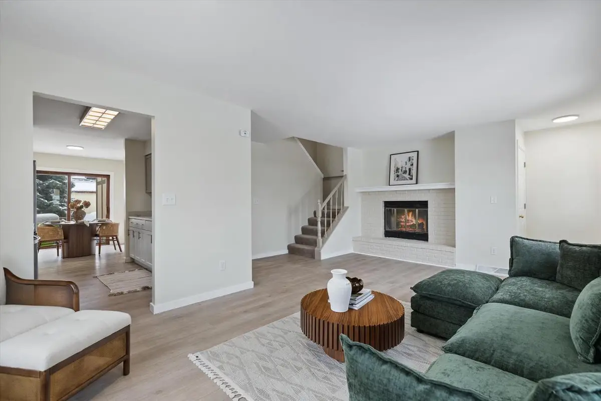 530 Manchester LANE, Hartland, WI 53029 - Image #1