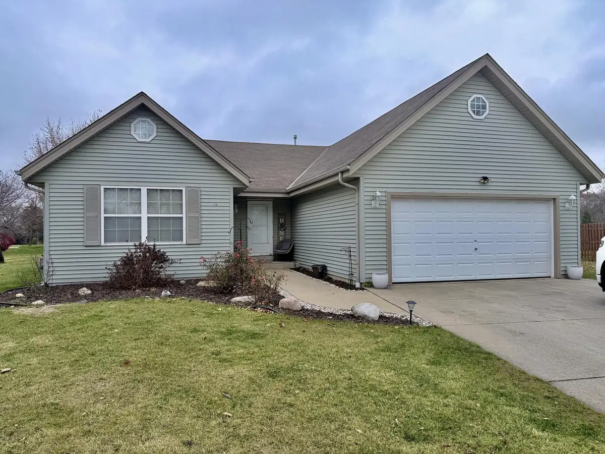 3010 W Kimberly AVENUE, Greenfield, WI 53221 - Image #1