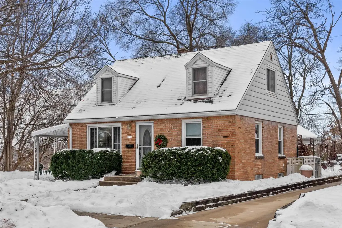 5511 W Notre Dame COURT, Milwaukee, WI 53208 - Image #1