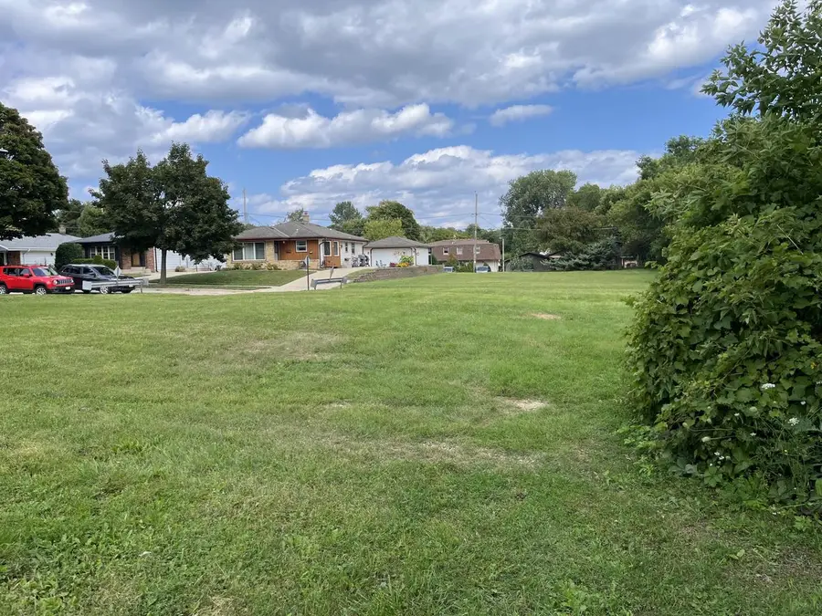 3814 S KINNICKINNIC AVENUE, Saint Francis, WI 53235 - Image #3