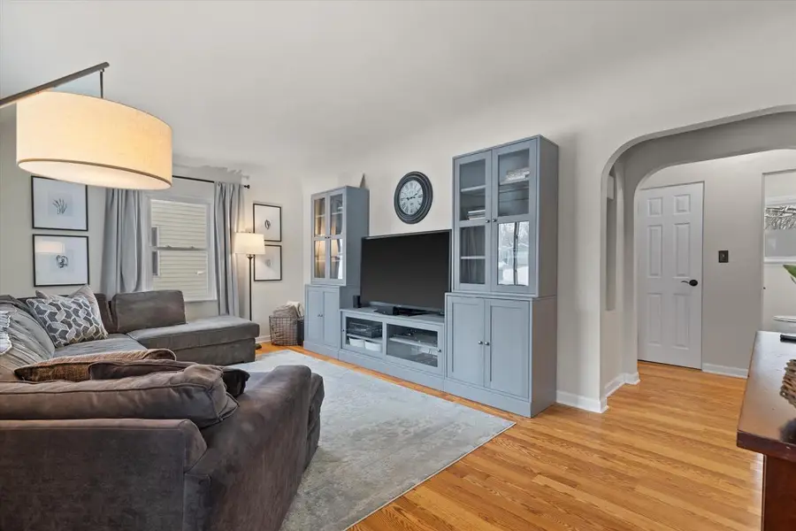 N86W16564 Jacobson DRIVE, Menomonee Falls, WI 53051 - Image #3