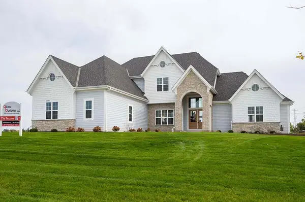 12810 Bluejay LANE, Mequon, WI 53097