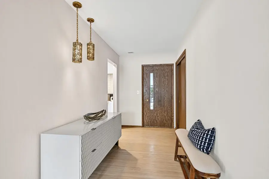 7711 N Van Dyke ROAD, Fox Point, WI 53217 - Image #2