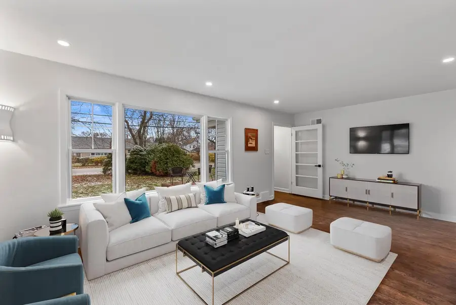 102 W Calumet ROAD, Fox Point, WI 53217 - Image #3