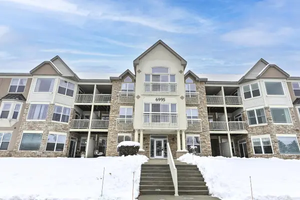 6995 S Riverwood BOULEVARD #210, Franklin, WI 53132