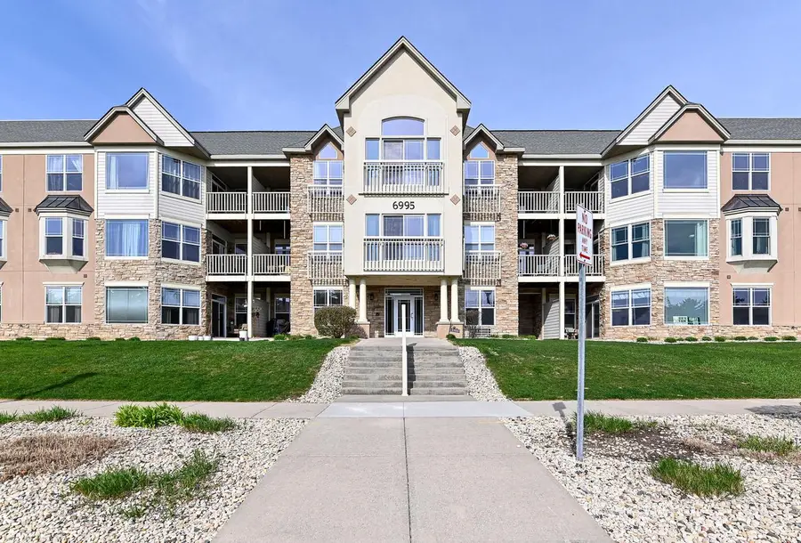6995 S Riverwood BOULEVARD #210, Franklin, WI 53132 - Image #2