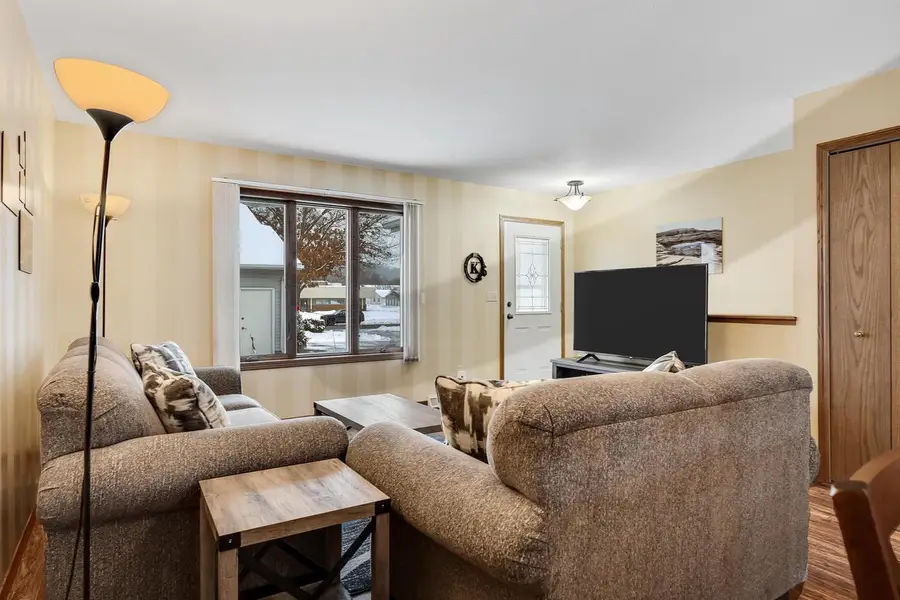 917 10th AVENUE N, Onalaska, WI 54650 - Image #2