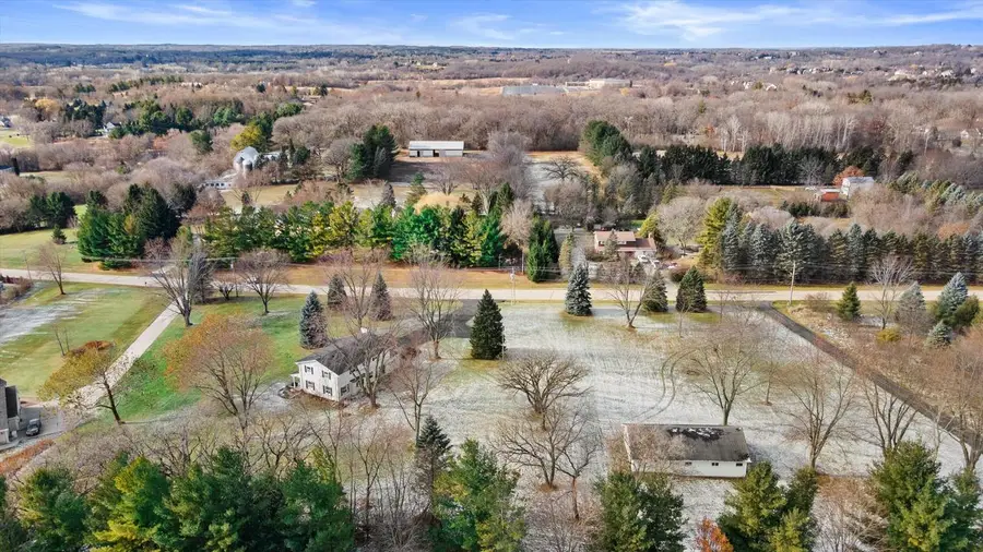 W300S3280 Snowdon DRIVE, Waukesha, WI 53189 - Image #2