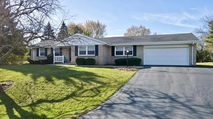 9033 N Seneca ROAD, Bayside, WI 53217 - Image #2