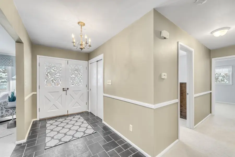 9033 N Seneca ROAD, Bayside, WI 53217 - Image #3