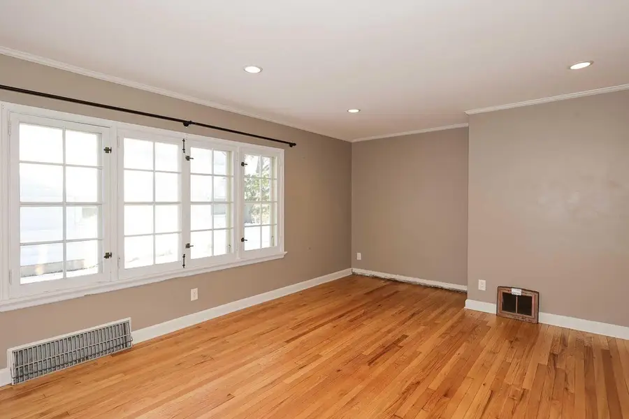 10907 Glenway COURT, Wauwatosa, WI 53222 - Image #3