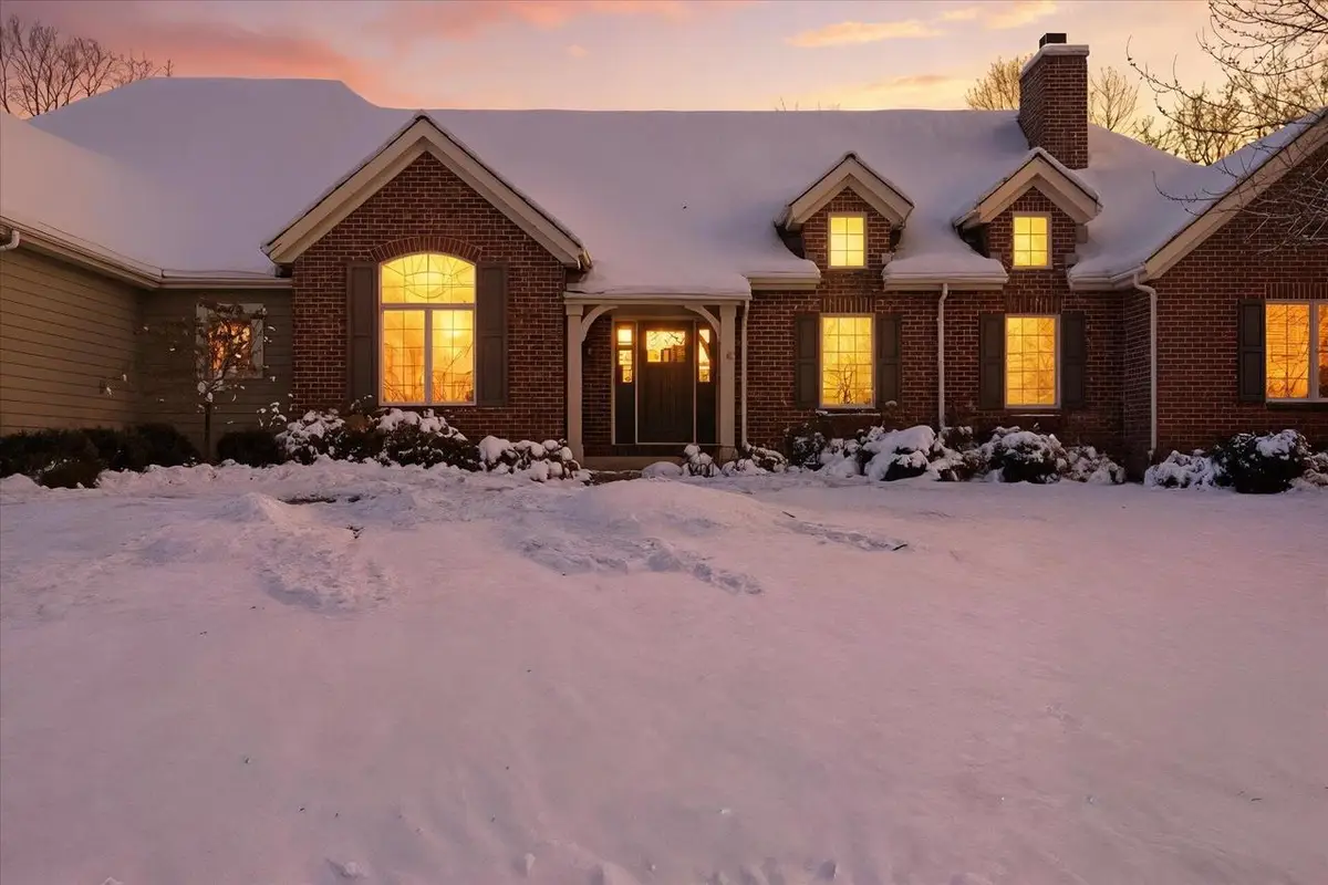 601 N Thornbush CIRCLE, Hartland, WI 53029 - Image #1